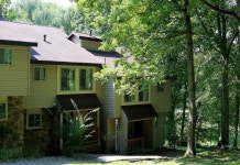 Scenic Golf Courses and Outdoor Pool - Spacious Tranquil Retreat 후기, 예약 및 특가 확인 - 치트 레이크 호텔 추천 | 트립닷컴