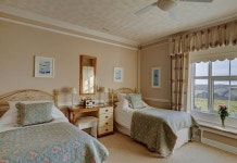 보사베른 하우스 후기 및 특가 예약 - 세인트 저스트 호텔 추천 | 트립닷컴