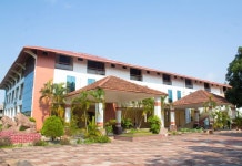 호텔 킹 크라운 (만다르모니) 후기 및 특가 예약 - 퍼바 메디니푸르 호텔 추천 | 트립닷컴