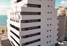 아드리아 팰리스 호텔 후기 및 특가 예약, 두러스 현 2026 | 트립닷컴