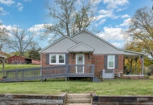 Updated Modern Farmhouse Near Downtown Dickson! 후기 및 특가 예약 - 딕슨 호텔 추천 | 트립닷컴