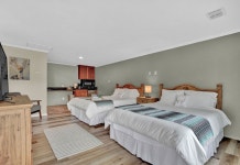 메이븐s 인 & 그릴 후기, 예약 및 특가 확인 - 캐니언레이크 호텔 추천 | 트립닷컴