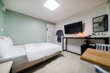 J 블록 모텔 후기 - 실제 투숙객 후기 17개 확인 | 트립닷컴