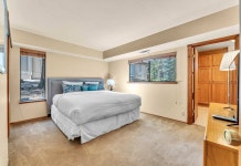 Stunning Golf Course Views and Cozy Fireplaces - Charming Mountain Retreat 후기 및 특가 예약 - 플레이서 카운티 호텔 추천... 