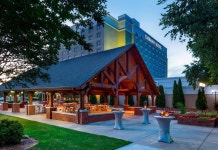 Embassy Suites by Hilton Greenville Golf Resort & Conference Center 후기 및 특가 예약 - 그린빌 호텔 추천 | 트립닷컴