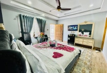 킹덤 게스트 하우스 후기 및 특가 예약, 무자파라바드 2026 | 트립닷컴