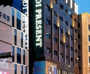 호텔인디프레젠트 후기 및 특가 예약 - 구리 호텔 추천 | 트립닷컴