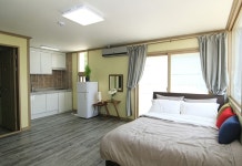 산토리니펜션 후기 및 특가 예약, 창원 2026 | 트립닷컴