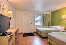 모텔 6 툼워터 - 올림피아 후기 및 특가 예약 - 툼워터 호텔 추천 | 트립닷컴