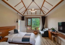 Tianzhu Mountain Huahai Hostel(天柱山花海民宿) 후기, 가격 2024 첸산 호텔 추천 | 트립닷컴
