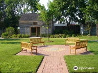 월트 휘트먼 버스플레이스 어소시에이션 티켓 할인, 운영 시간, 후기 [2026년] | Trip.com