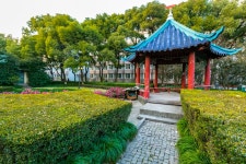 동화대학교-옌안루/연안로 캠퍼스 티켓 할인, 운영 시간, 후기 [2026년] | Trip.com