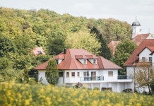 Landhotel Waldeck 후기, 예약 및 특가 확인 - Fremdingen 호텔 추천 | 트립닷컴