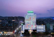 산수이 트렌즈 호텔 (자오칭 스포츠 센터 칠성암 관광지점)(山水时尚酒店(肇庆体育中心七星岩景区店)) 후기, 예약 및 특가 확인 - 자오칭 호텔... 