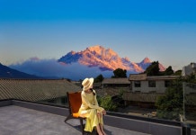 Lijiang Yulong Laixi Mountain View Homestay(莱禧·Lazy Coffee Lab·咖啡实验室主题民宿（白沙日照金山店）) 후기 및 특가 예약... 