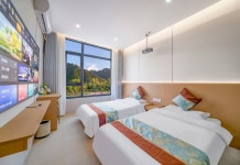 Flower field elegance(花田雅致民宿（华山景区店）) 후기, 예약 및 특가 확인 - 화인 호텔 추천 | 트립닷컴