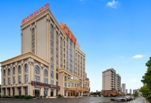 경건미 국제 호텔（간저우신펑고속철도 서역）(虔美国际酒店（赣州信丰高铁西站店）) 후기, 가격 2025 신펑 호텔 추천 | 트립닷컴