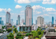 노보텔 귀양 다운타운(贵阳诺富特酒店（喷水池甲秀楼店）) 후기 및 특가 예약 - 구이양 호텔 추천 | 트립닷컴