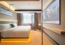 KMF 섀도우 스테이 스마트 호텔(전펑 버스 정류장 전펑 고대 도시 지점)(KMF影宿智慧酒店（贞丰县人民医院贞丰汽车站店）) 후기 및 특가 예약... 