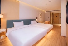 (유)청목산업 금산지점(1종) | 청목·예 호텔 (진링 중환 지점, 난징 신지에커우 지하철역)(清沐·礼酒店（南京新街口地铁站金陵中环店）) 후기 및 특가 예약, 난징 2026...