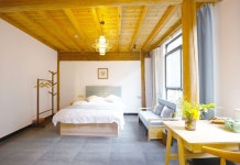 Yue Yinrongyue Homestay (Longquan Branch)(筱隐溶月民宿（龙泉店）) 호텔 후기, 예약 룽취안 호텔 추천 | 트립닷컴