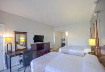 선라이즈 인 바이 OYO 타이터스빌 FL 후기 및 특가 예약 - 타이터스빌 호텔 추천 | 트립닷컴