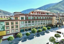 웰컴 빌딩 호텔(迎宾楼大酒店（318国道巴塘县政府店）) 후기 및 특가 예약, 바탕 2026 | 트립닷컴