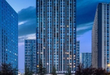 홍얀 홀리데이 리버뷰 호텔 (충칭 제팡베이 홍야동 지점)(红墣假日江景酒店（重庆洪崖洞解放碑步行街店）) 후기 및 특가 예약 - 충칭 호텔 추천... 