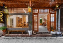 Phoenix Guiyin Xiaozhu Homestay(归隐小筑民宿（凤凰古城沱江店）) 호텔 후기, 예약 펑황 호텔 추천 | 트립닷컴
