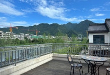 Modengxian Private Tang Homestay (Taibaishan Branch)(莫等闲·私汤民宿（太白熙岸店）) 후기, 예약 및 특가 확인 - 메이현 호텔... 