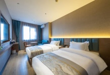 반산 호텔 (화이러우 옌치호역 지점)(반산 호텔 (화이러우 옌치호역 지점)) 후기 및 특가 예약, 베이징 2026 | 트립닷컴