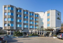 호텔 웰컴 인 후기 및 특가 예약 - 클로텐 호텔 추천 | 트립닷컴