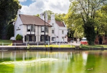 그레이하운드 호텔 후기, 예약 및 특가 확인 - 서튼 호텔 추천 | 트립닷컴