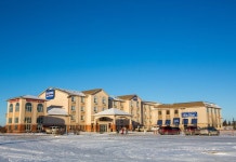 피바인 인 & 스위트 하이 프레어리 후기 및 특가 예약 - 하이 프레리 호텔 추천 | 트립닷컴