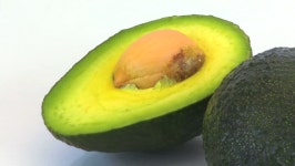Whole and Half Avocado Close 스톡 동영상 비디오(100% 로열티 프리) 10020656 | Shutterstock