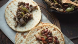 Tortilla and Fry Pan with 스톡 동영상 비디오(100% 로열티 프리) 1007613553 | Shutterstock