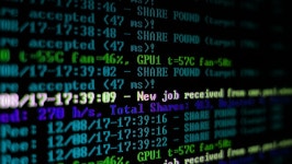 디스플레이 pc의 마이닝 암호화 통화 프로세스 스톡 동영상 비디오(100% 로열티 프리) 1008336913 | Shutterstock