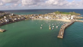 4k Drone Flying Towards St 스톡 동영상 비디오(100% 로열티 프리) 1008622198 | Shutterstock