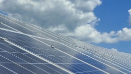 Solar Panels On a Solar 스톡 동영상 비디오(100% 로열티 프리) 1011655781 | Shutterstock