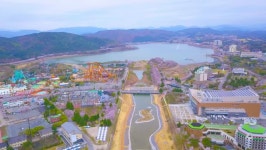 Aerial View of Cherry Blossom 스톡 동영상 비디오(100% 로열티 프리) 1011698171 | Shutterstock