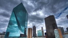 Dallas Floating Sky Over a 스톡 동영상 비디오(100% 로열티 프리) 1012123868 | Shutterstock
