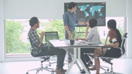 Business Meeting. Small Start up 스톡 동영상 비디오(100% 로열티 프리) 1016229310 | Shutterstock