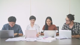 Business Meeting. Small Start up 스톡 동영상 비디오(100% 로열티 프리) 1016237440 | Shutterstock