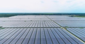 Solar Panels in Aerial View 스톡 동영상 비디오(100% 로열티 프리) 1016522878 | Shutterstock