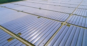 Solar Panels in Aerial View 스톡 동영상 비디오(100% 로열티 프리) 1016522890 | Shutterstock