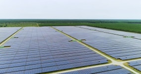 Solar Panels in Aerial View 스톡 동영상 비디오(100% 로열티 프리) 1016523151 | Shutterstock