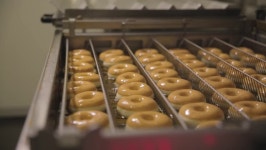 Procedure of Making Donuts in 스톡 동영상 비디오(100% 로열티 프리) 1018753720 | Shutterstock