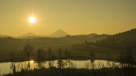 Sunset On the Lake in 스톡 동영상 비디오(100% 로열티 프리) 1024387349 | Shutterstock