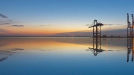 Cranes Loading and Unloading Cargo 스톡 동영상 비디오(100% 로열티 프리) 1027415123 | Shutterstock