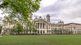 Etnografisch Museum, Budapest, Hyperlapse, Timelapse. 스톡 동영상 비디오(100% 로열티 프리) 1037865521 | Shutterstock